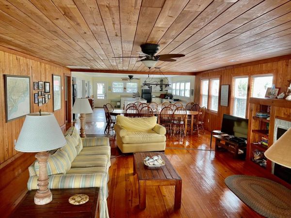 Folly Beach Home 1019460