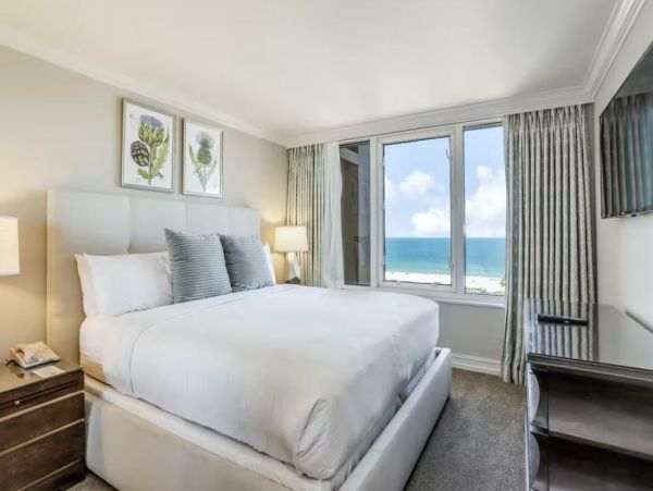 Gulf Front One Bedroom Vacation Condo in Marco Island