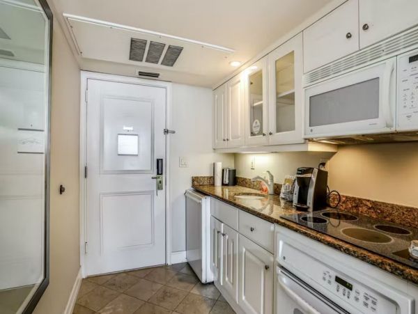 Gulf Front One Bedroom Vacation Rental in Marco Island
