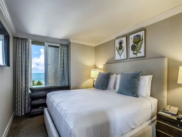 Gulf Front One Bedroom Vacation Rental in Marco Island