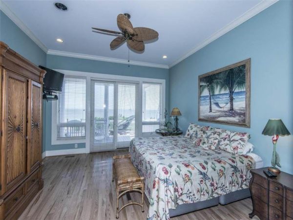 Folly Beach Home 1019467