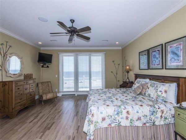 Folly Beach Home 1019467