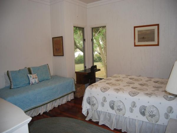 Folly Beach Home 1019468