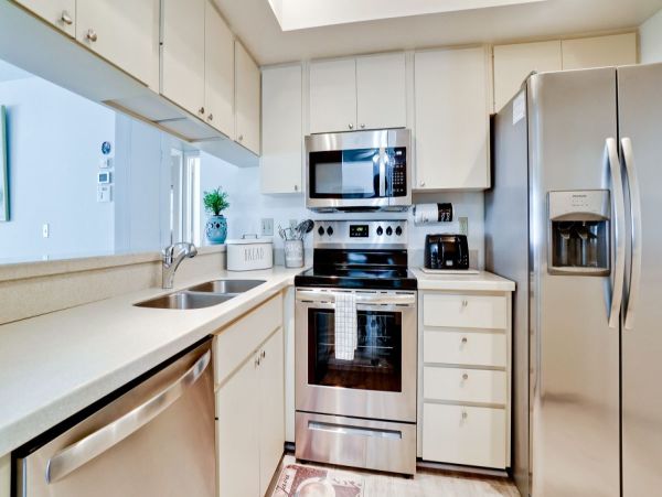 Discover Your Ideal Getaway at Our Cozy Bradenton Home