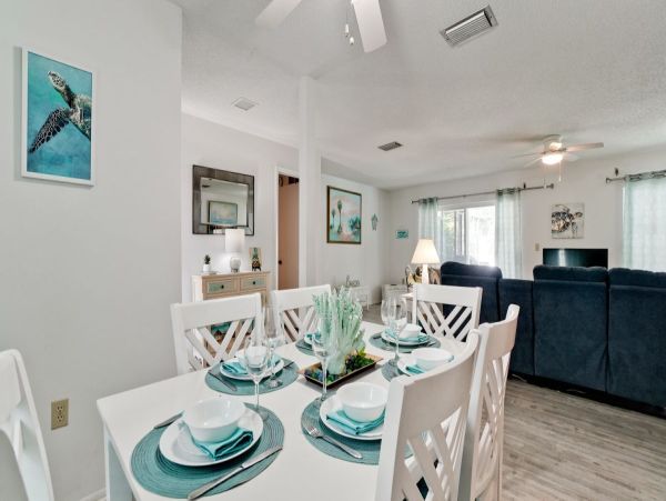 Discover Your Ideal Getaway at Our Cozy Bradenton Home