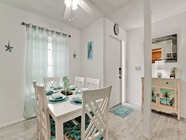 Discover Your Ideal Getaway at Our Cozy Bradenton Home