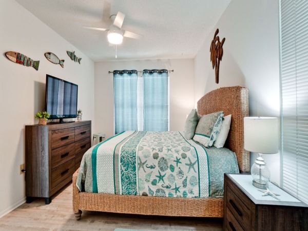 Discover Your Ideal Getaway at Our Cozy Bradenton Home