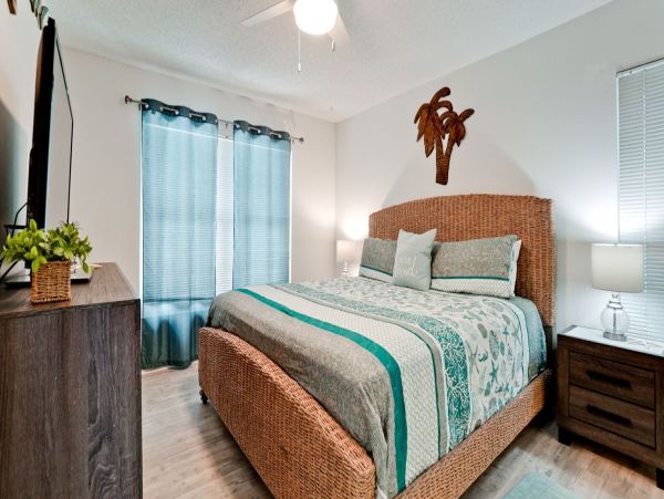 Discover Your Ideal Getaway at Our Cozy Bradenton Home