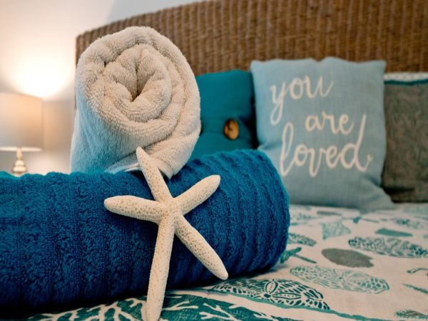 Discover Your Ideal Getaway at Our Cozy Bradenton Home