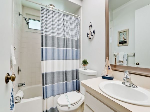 Discover Your Ideal Getaway at Our Cozy Bradenton Home