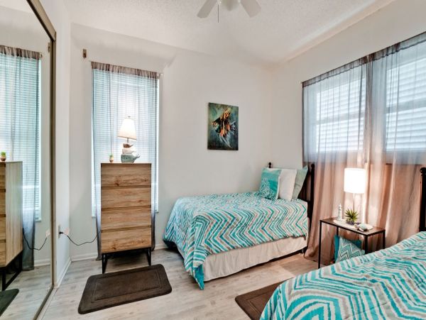 Discover Your Ideal Getaway at Our Cozy Bradenton Home