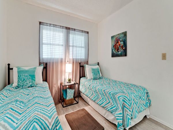 Discover Your Ideal Getaway at Our Cozy Bradenton Home