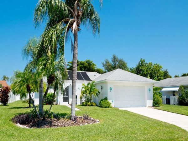 Discover Your Ideal Getaway at Our Cozy Bradenton Home