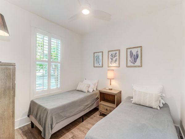Folly Beach Home 1019492