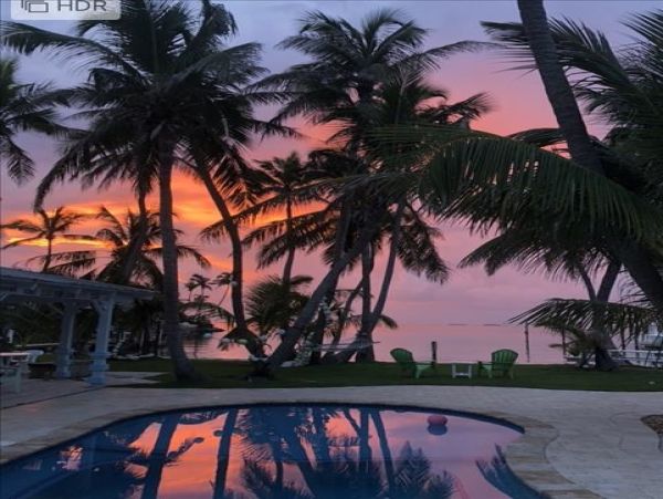Bayfront Vacation Home with Guest House in Islamorada