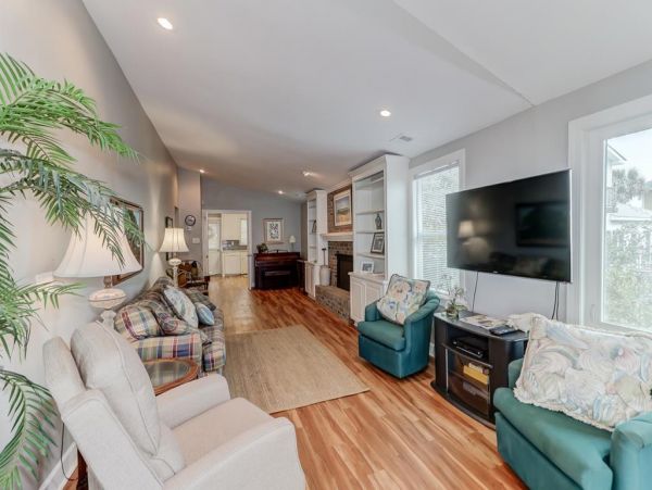 Folly Beach Home 1019529