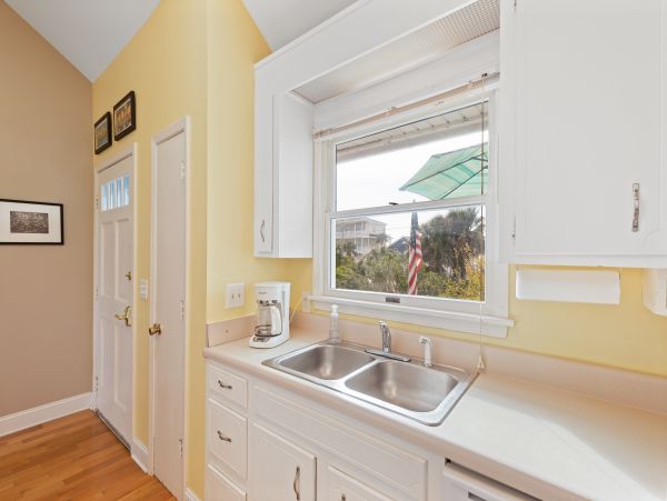 Folly Beach Home 1019530