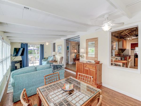 Folly Beach Home 1019531