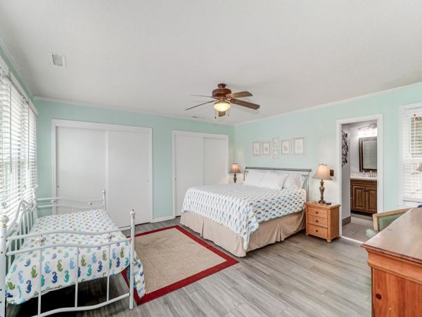 Folly Beach Home 1019531