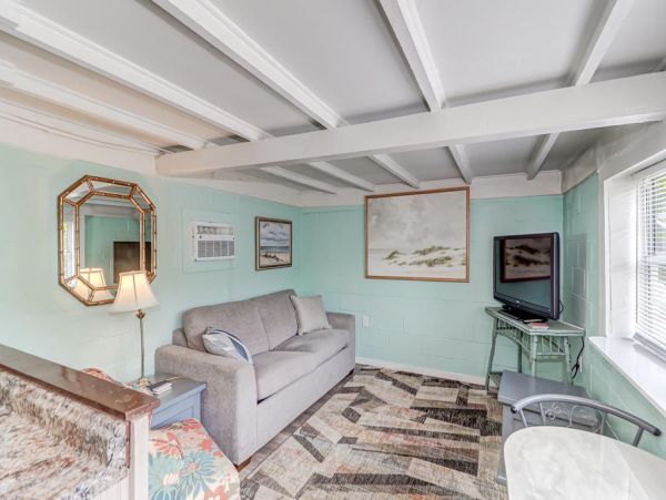 Folly Beach Home 1019531