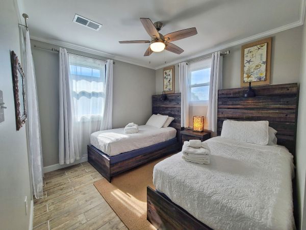 Folly Beach Home 1019535