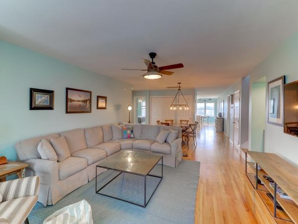 Folly Beach Home 1019541