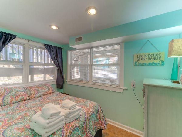Folly Beach Home 1019555