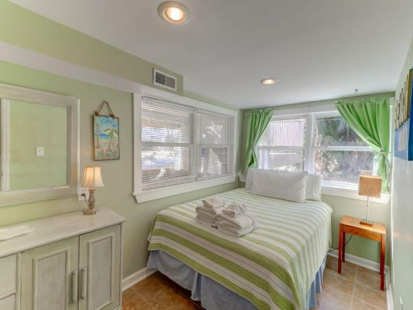 Folly Beach Home 1019555