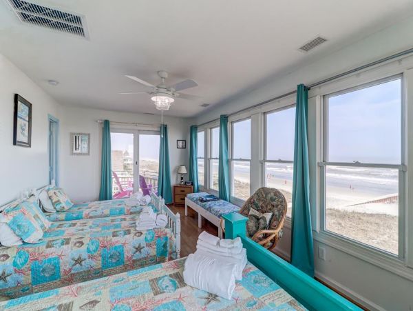 Folly Beach Home 1019557