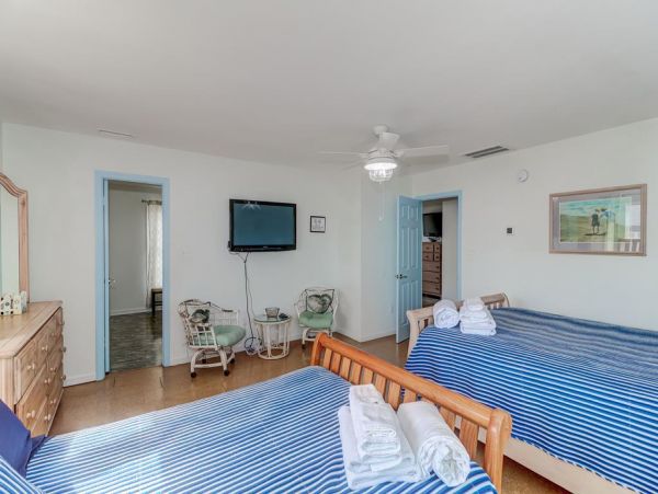 Folly Beach Home 1019557