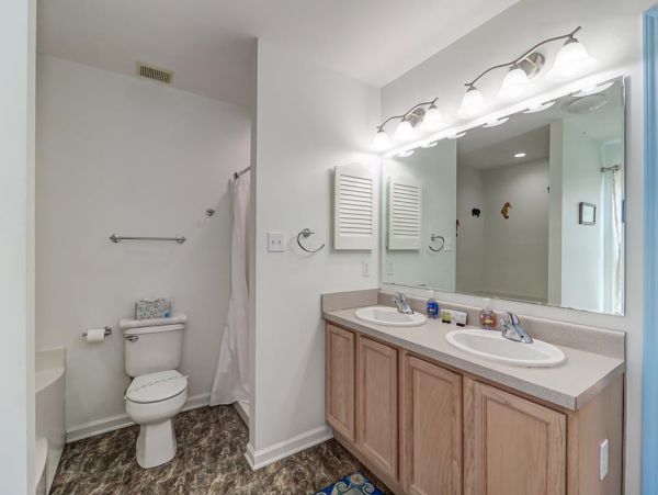 Folly Beach Home 1019557