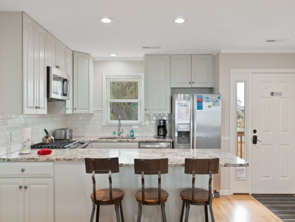 Charming Oceanfront Getaway with 4-Bedrooms on Folly Beach