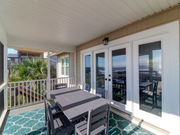 Charming Oceanfront Getaway with 4-Bedrooms on Folly Beach