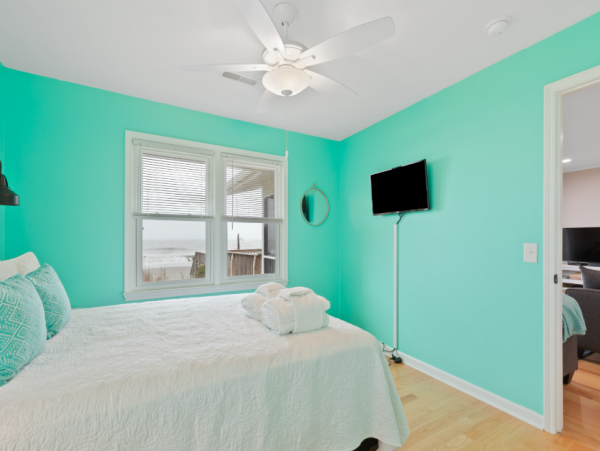 Charming Oceanfront Getaway with 4-Bedrooms on Folly Beach