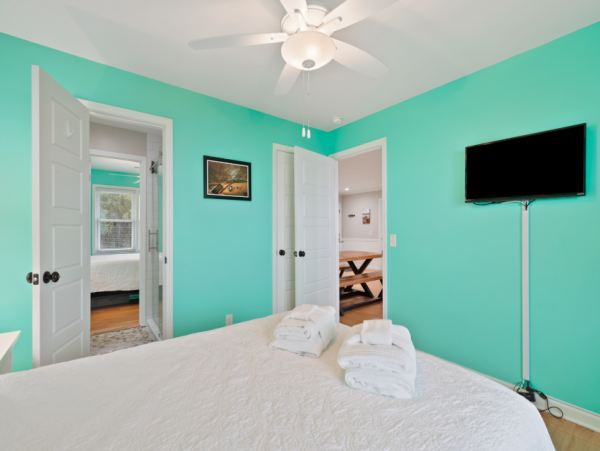 Charming Oceanfront Getaway with 4-Bedrooms on Folly Beach