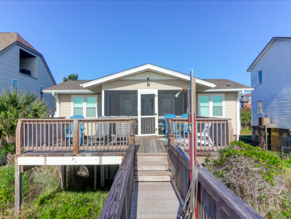 Charming Oceanfront Getaway with 4-Bedrooms on Folly Beach