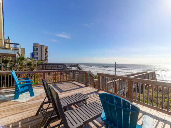 Charming Oceanfront Getaway with 4-Bedrooms on Folly Beach