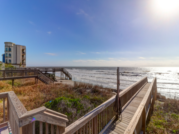 Charming Oceanfront Getaway with 4-Bedrooms on Folly Beach