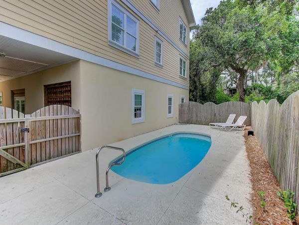 Folly Beach Home 1019563