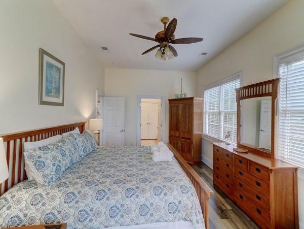 Folly Beach Home 1019563