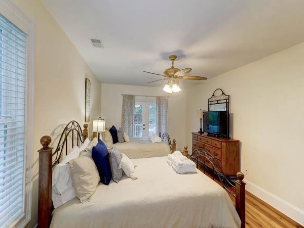 Folly Beach Home 1019563