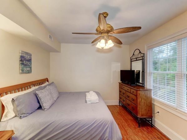 Folly Beach Home 1019563