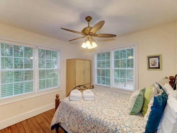 Folly Beach Home 1019563