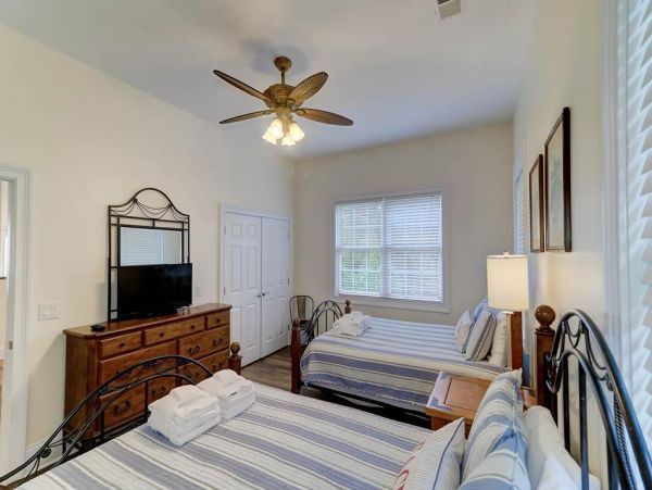 Folly Beach Home 1019563