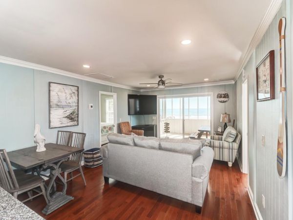 Folly Beach Home 1019564