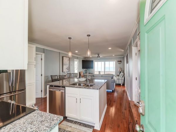 Folly Beach Home 1019564