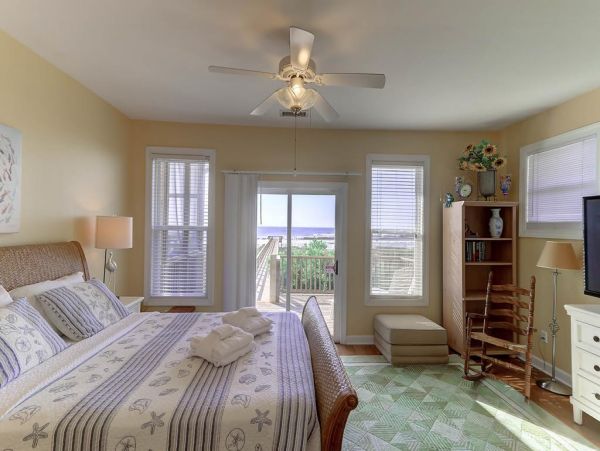 Folly Beach Home 1019568