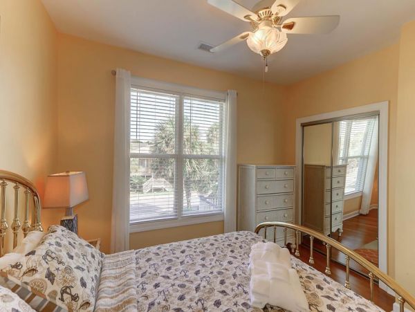 Folly Beach Home 1019568