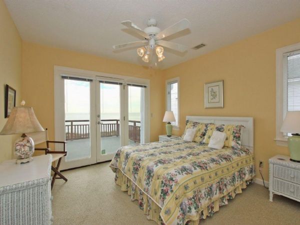 Folly Beach Home 1019570