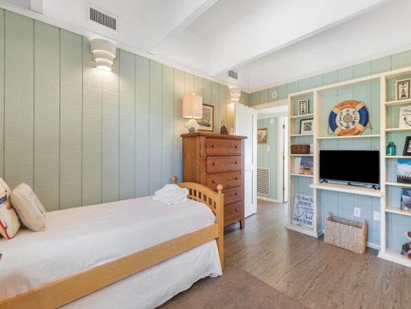 Folly Beach Home 1019573